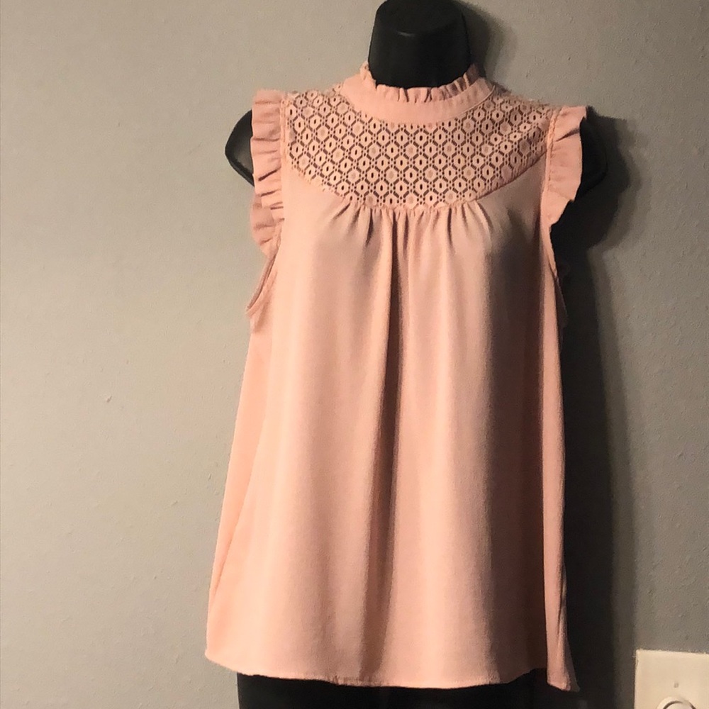 Lace Top the color is lite pink